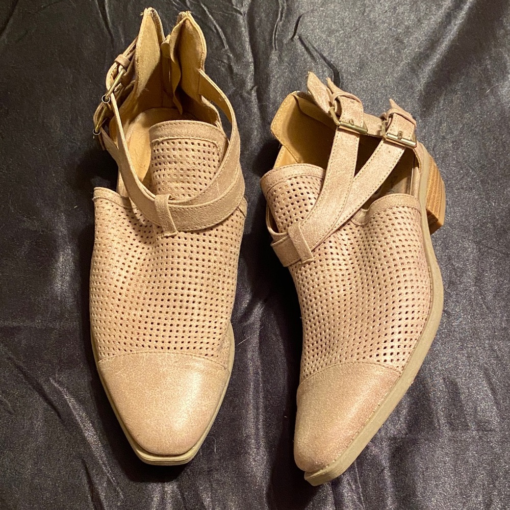 TAN-BOOTIE SANDALS
